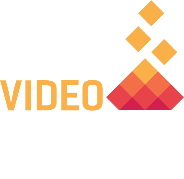 Videot yritykselle jatkuvana palveluna. Videopäällikkö-palvelun logo. Teksti Videopäällikkö by Heimo Films ja nuotio-ikoni.